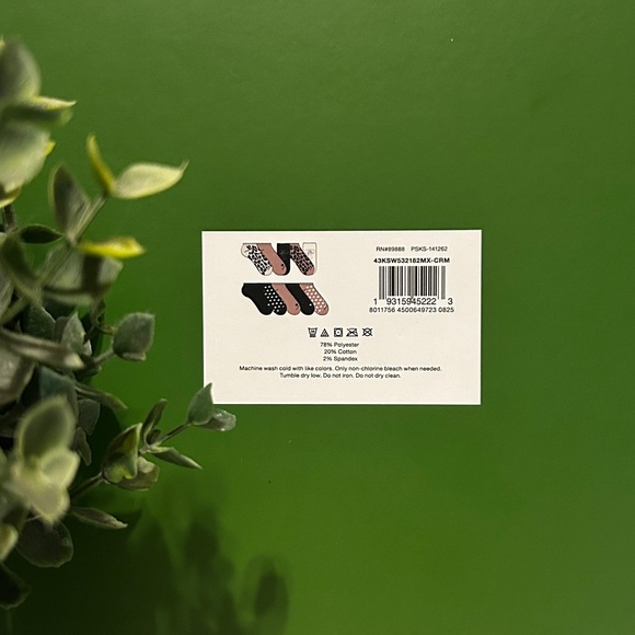 Kate Spade Elegant Socks with Green Box - Picture 4 of 4